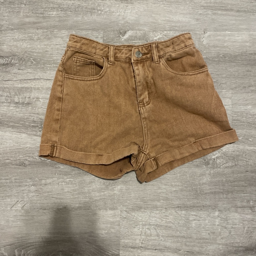 tan jean shorts